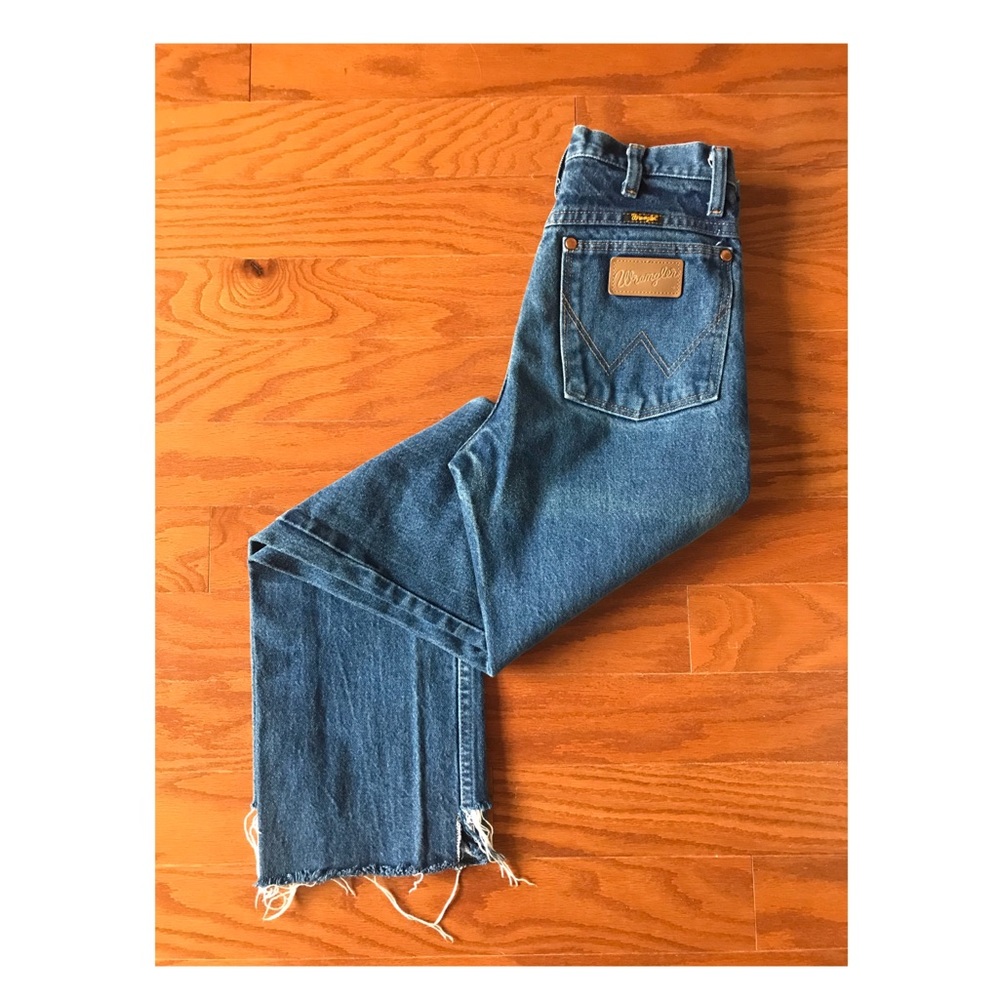 Vintage High Waisted, Straight Leg Wrangler Jeans